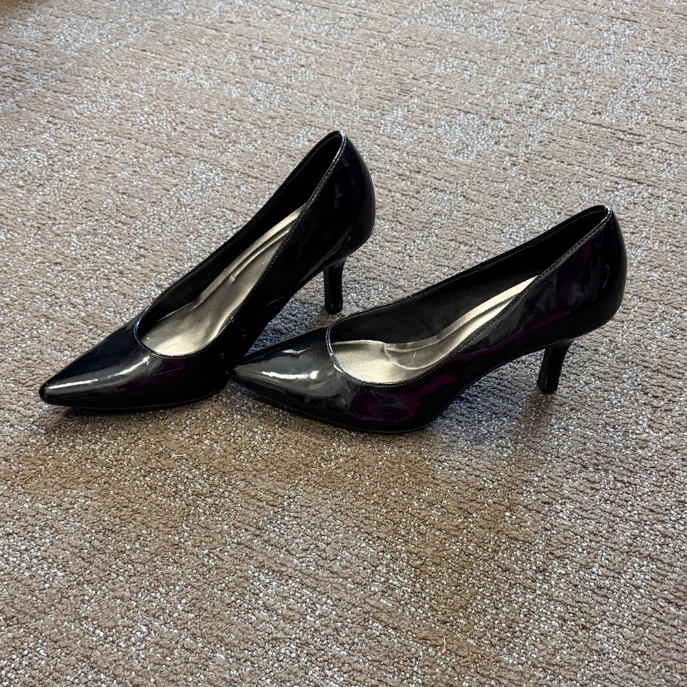 Comfort Plus by Predictions Black Heels